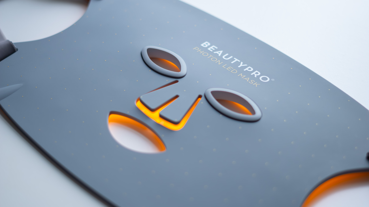 Embracing the Glow: The Skin-Boosting Benefits of Yellow LED Light Therapy